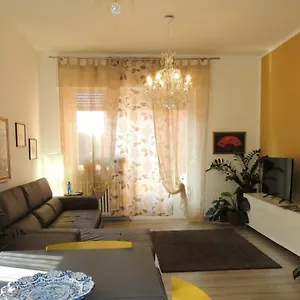 Residenza Arusnati דירה
